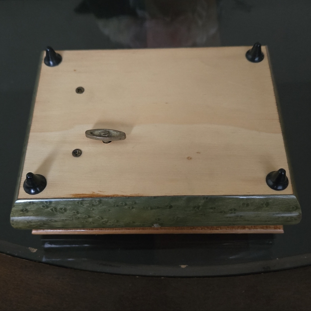 Beautiful Vintage Real Wood Music Jewelry Box - Picture 4 of 4